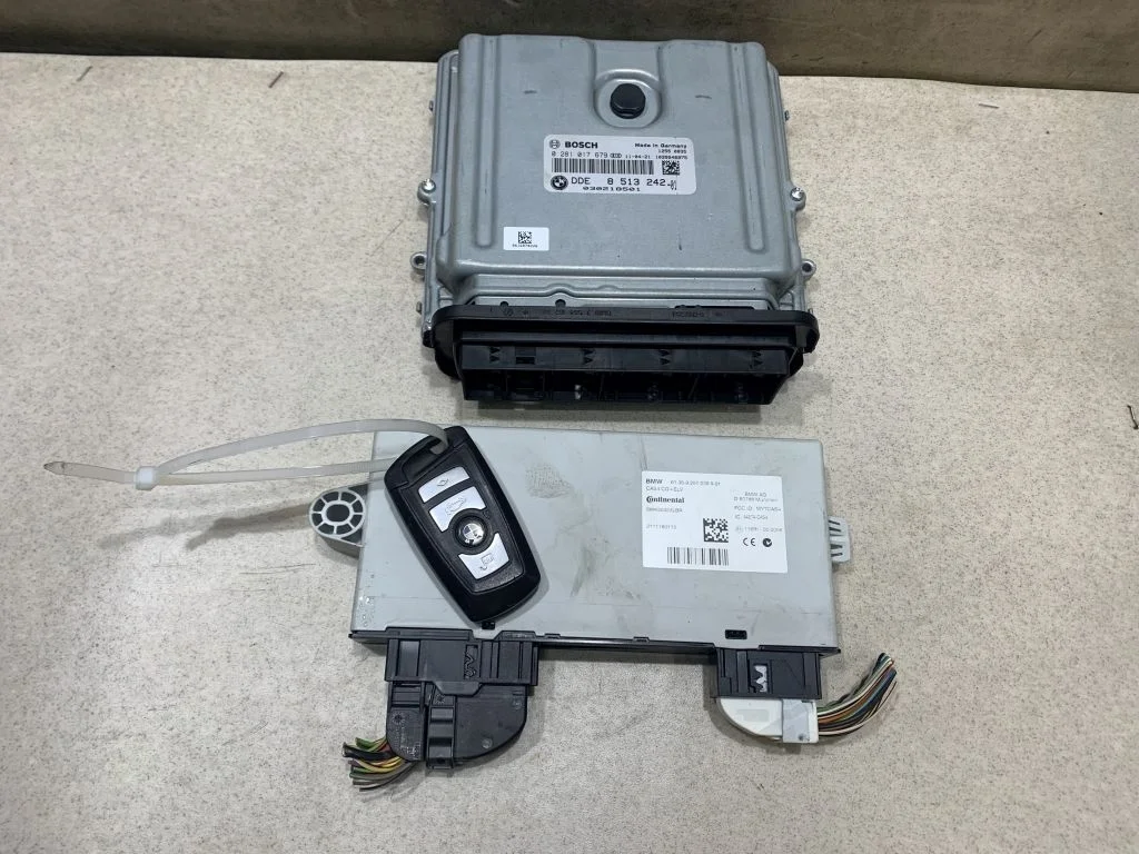 Блок управления двигателем BMW F10 13618513242