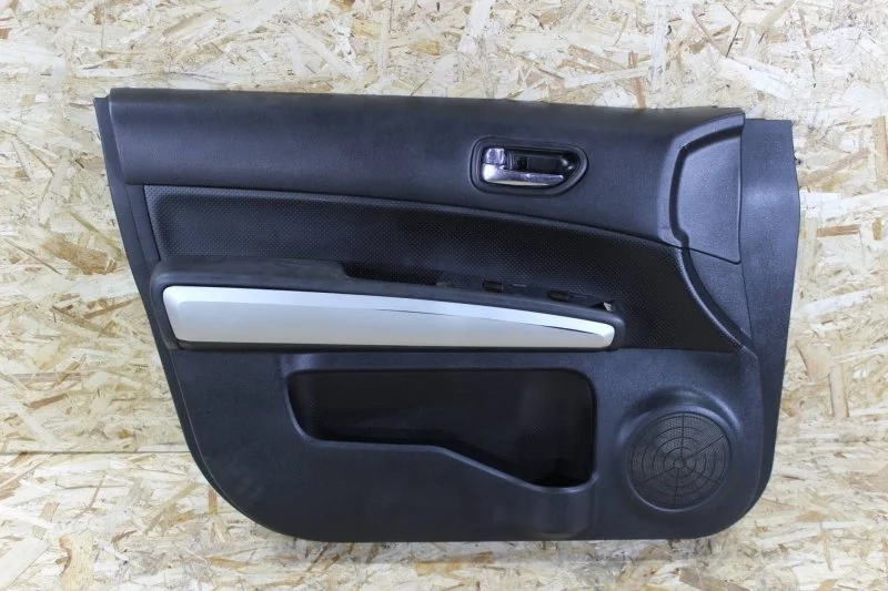 Обшивка двери Nissan Xtrail 2010—2015