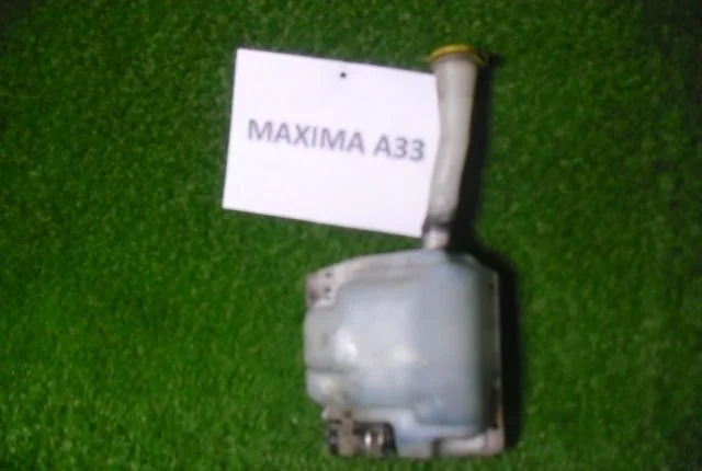 Бачок омывателя Nissan Maxima