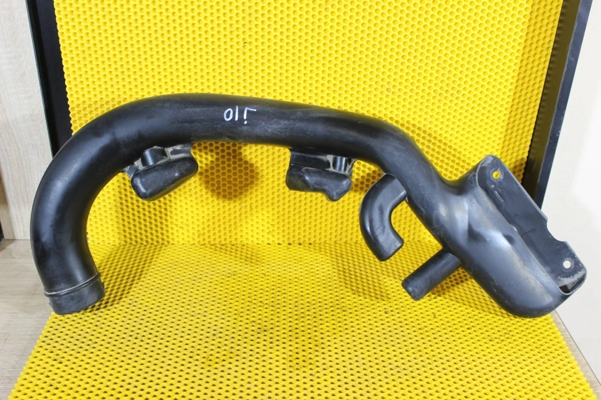 Воздухозаборник двс Nissan Qashqai
