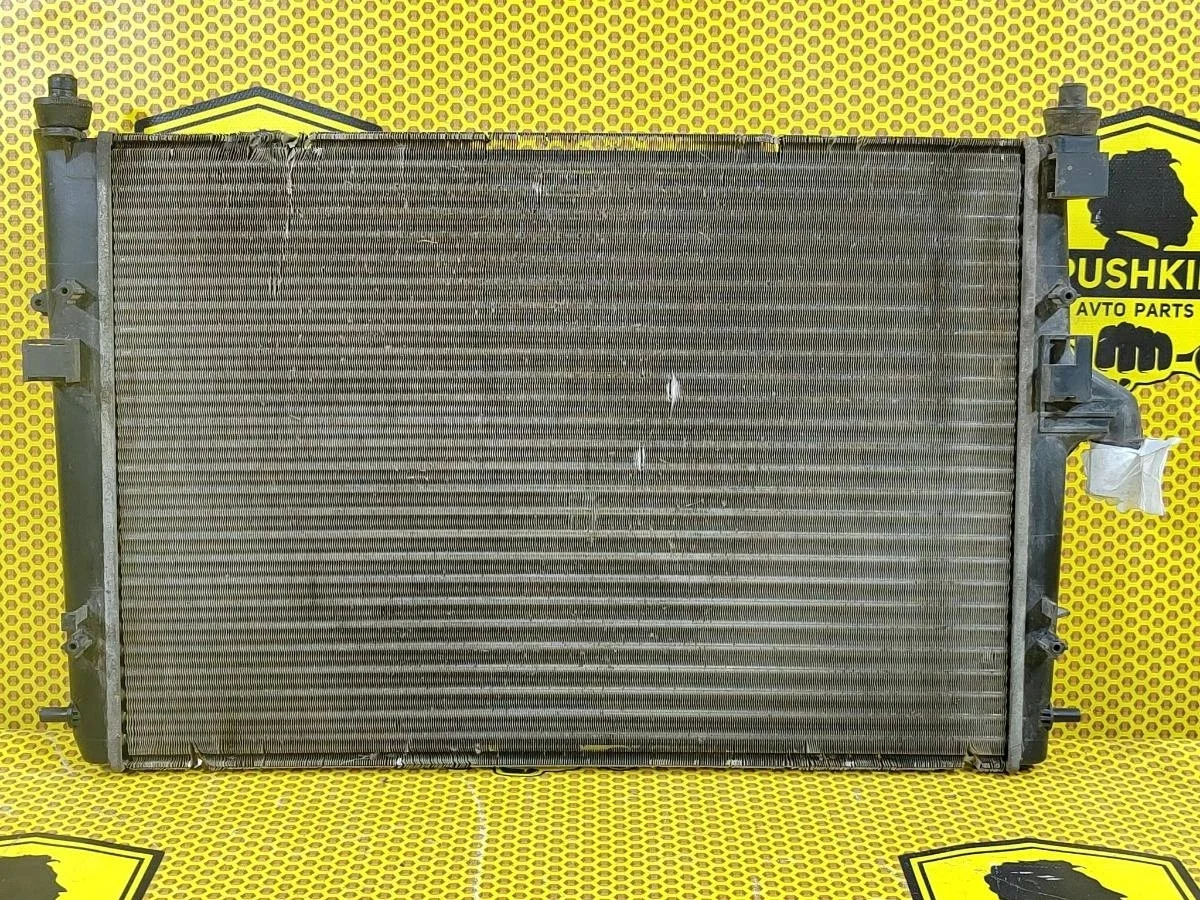 Радиатор охлаждения Nissan Almera 2015
