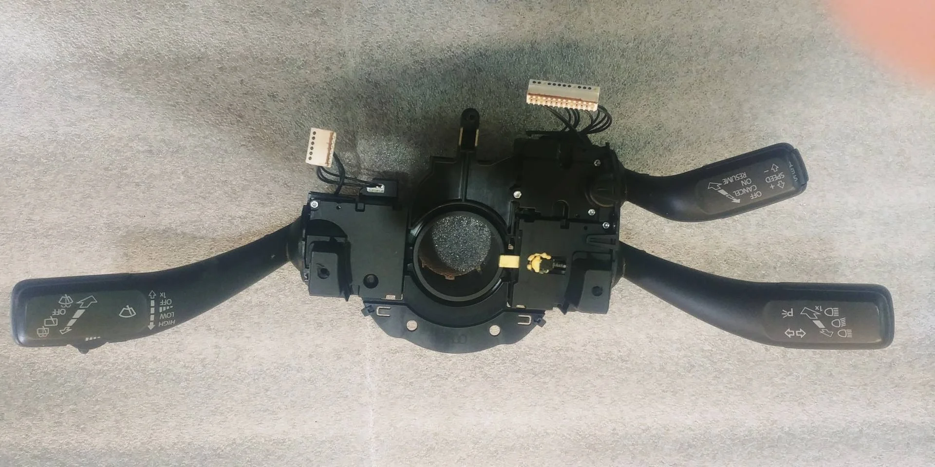 Переключатели подрулевые Volkswagen Touareg 2 7P6 2011
