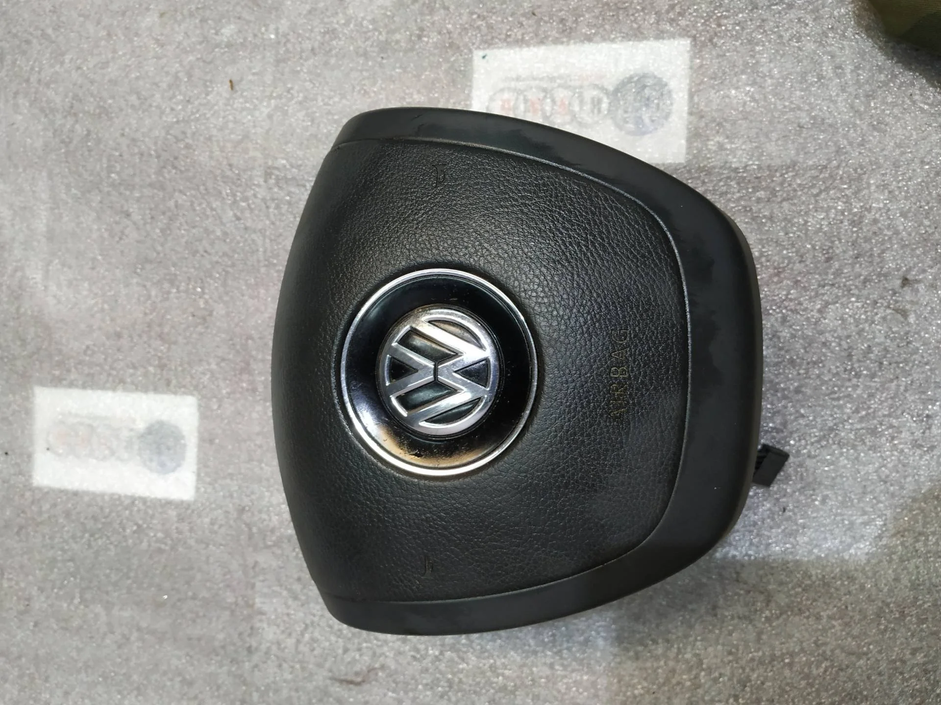 подушка безопасности водителя Volkswagen Touareg 2  2013