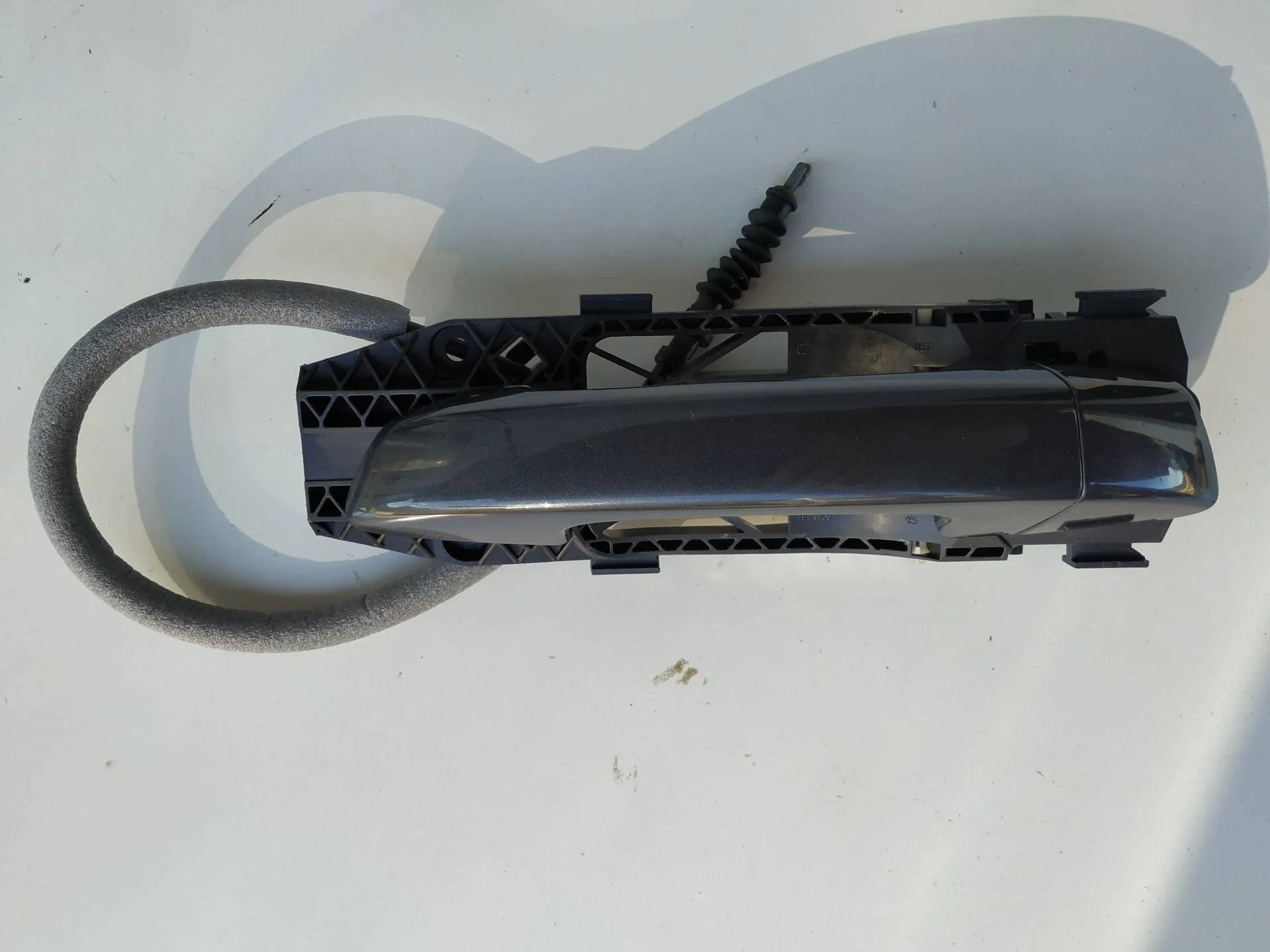 ручка наружная двери задней правой Volkswagen Touareg 2  2013