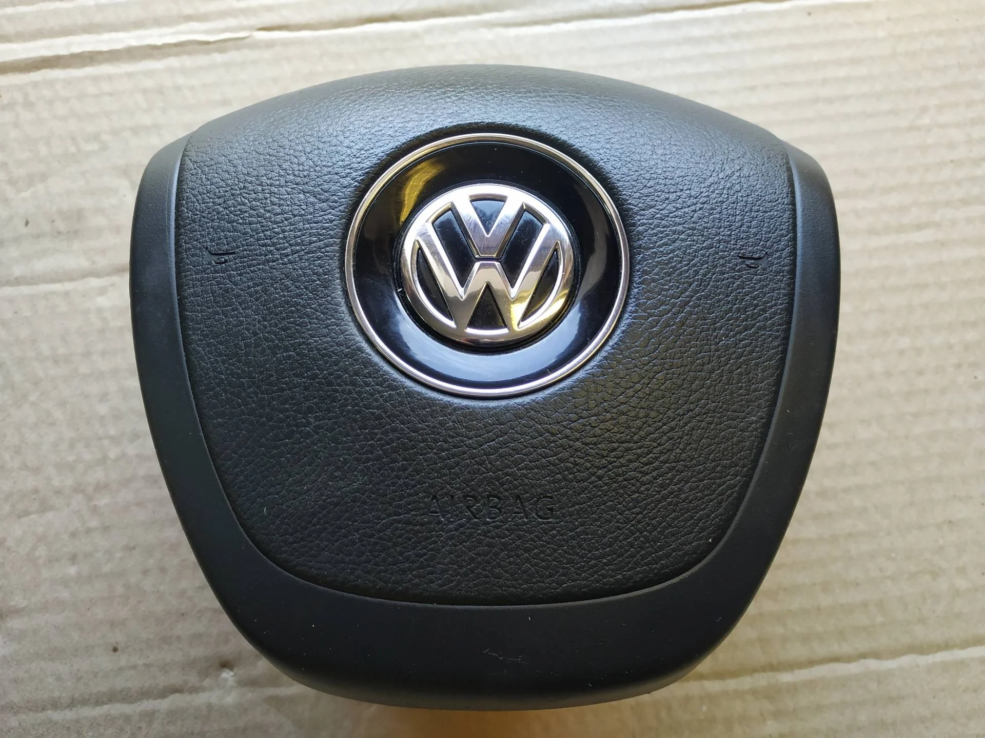 подушка безопасности водителя Volkswagen Touareg 2  2013