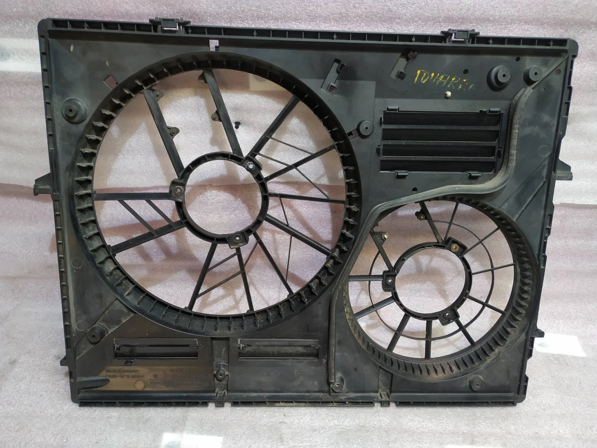 диффузор вентилятора Audi Q7  2008
