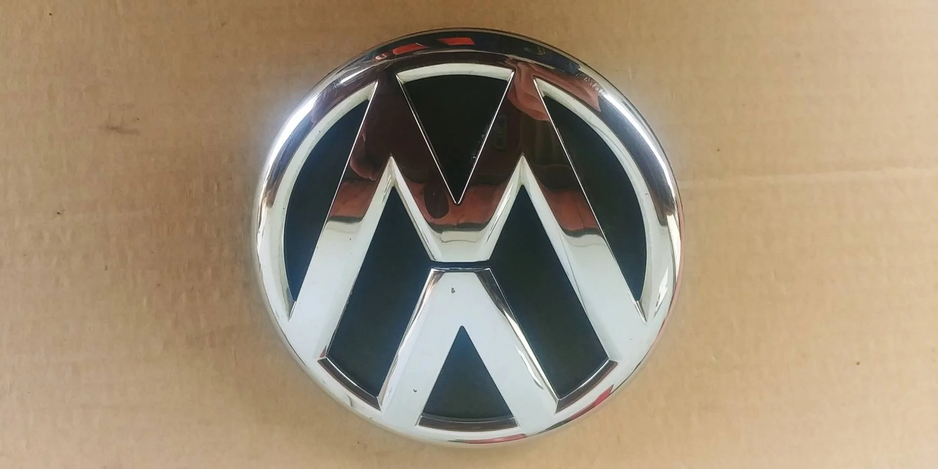 ручка багажника Volkswagen Passat B7  2013