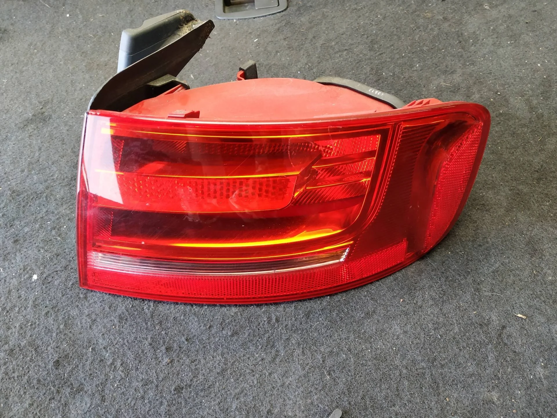 фонарь задний правый Audi A4  2009