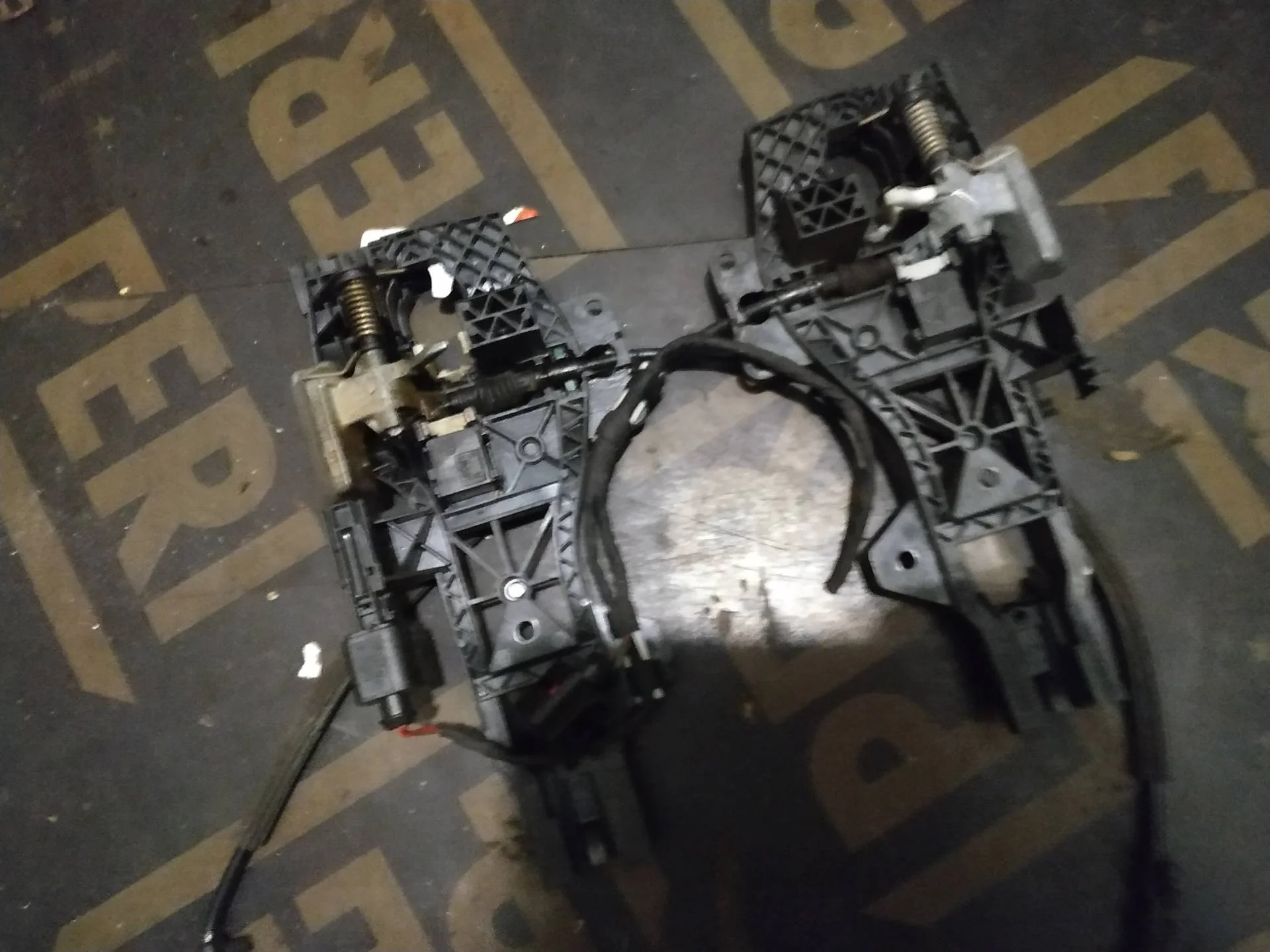 ручка наружная двери передней правой Audi Q7  2008