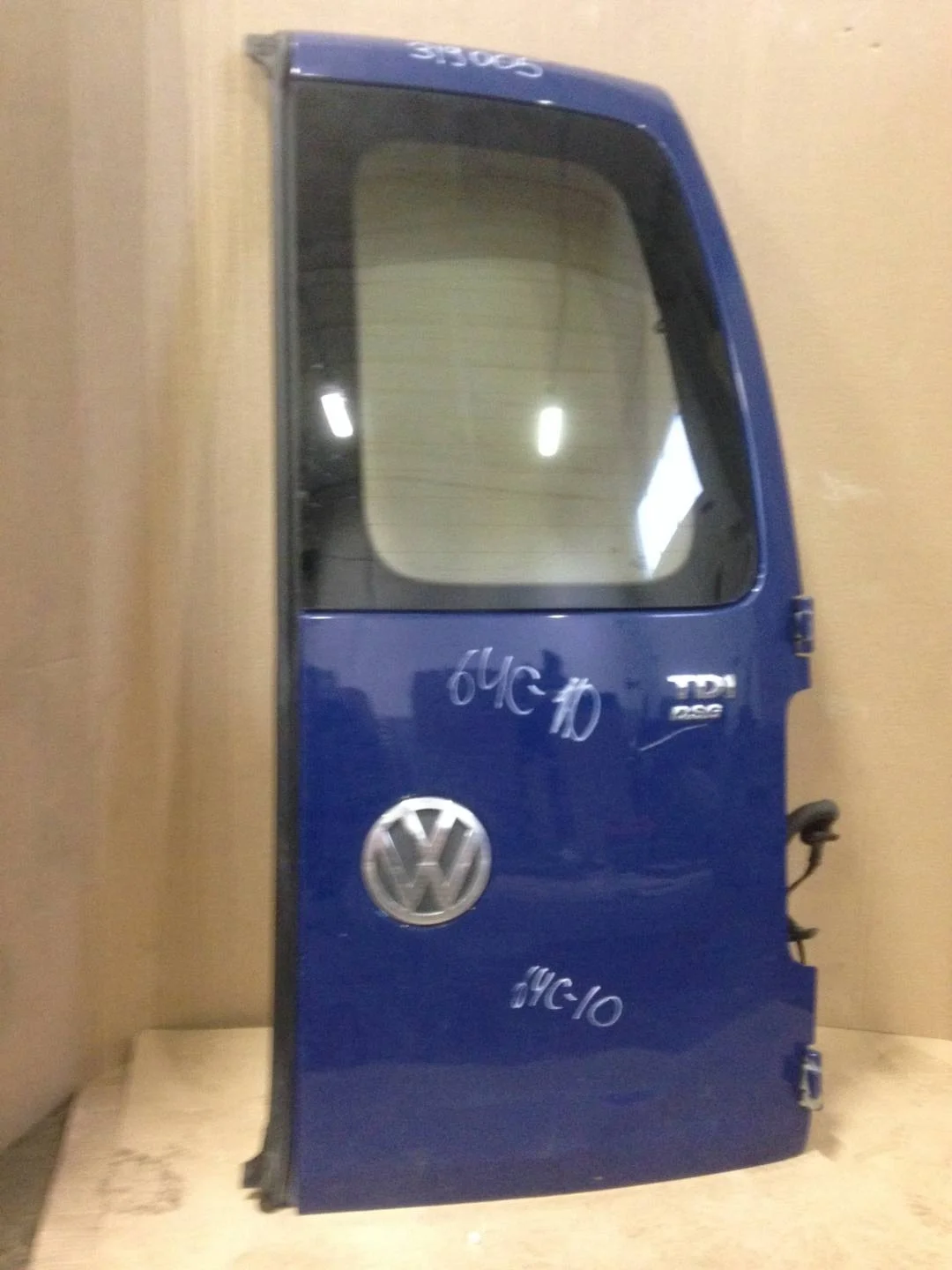 крышка (дверь) багажника Volkswagen Caddy 3  2010