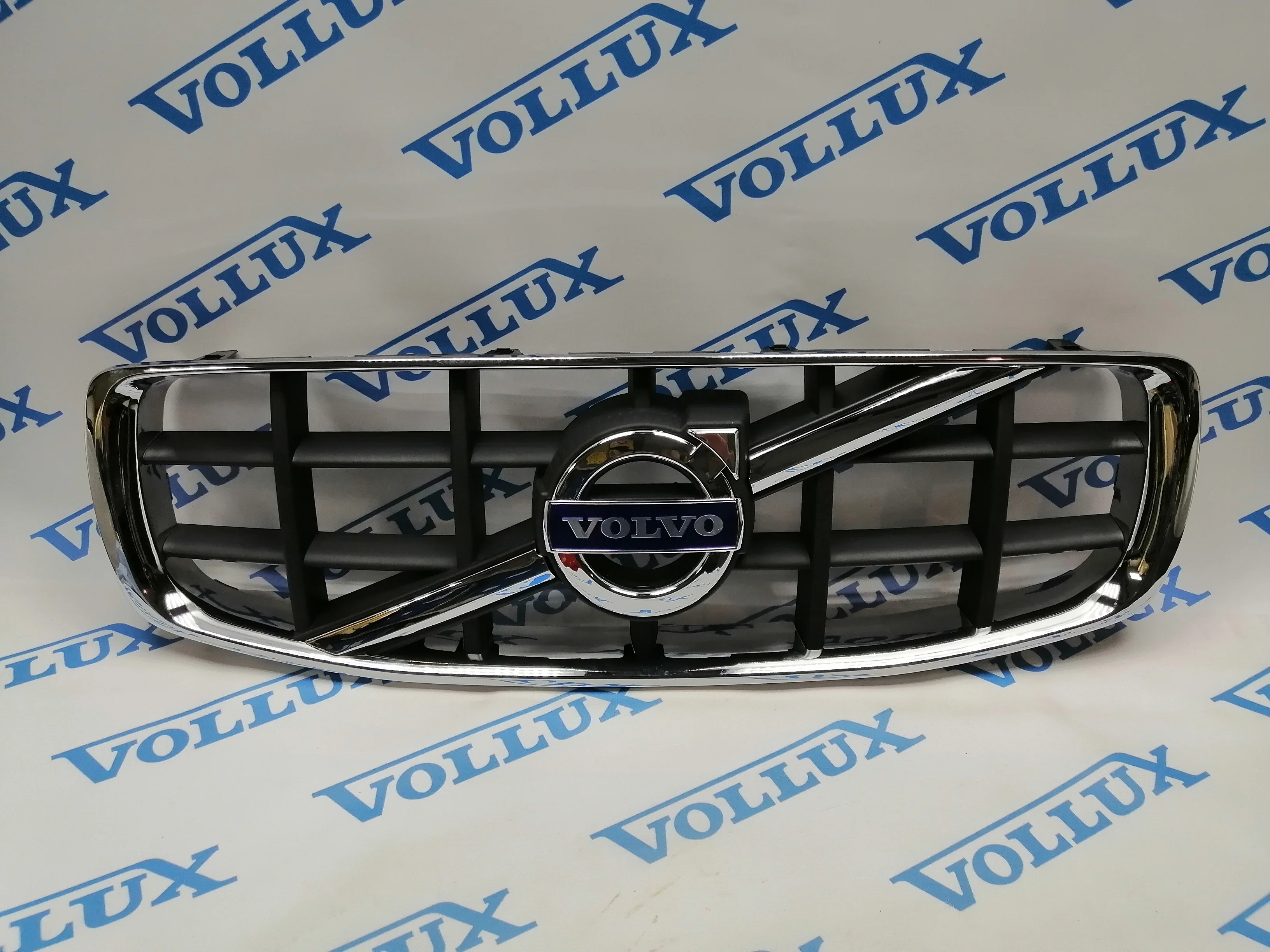 Vollux Решетка радиатора XC70 10-13