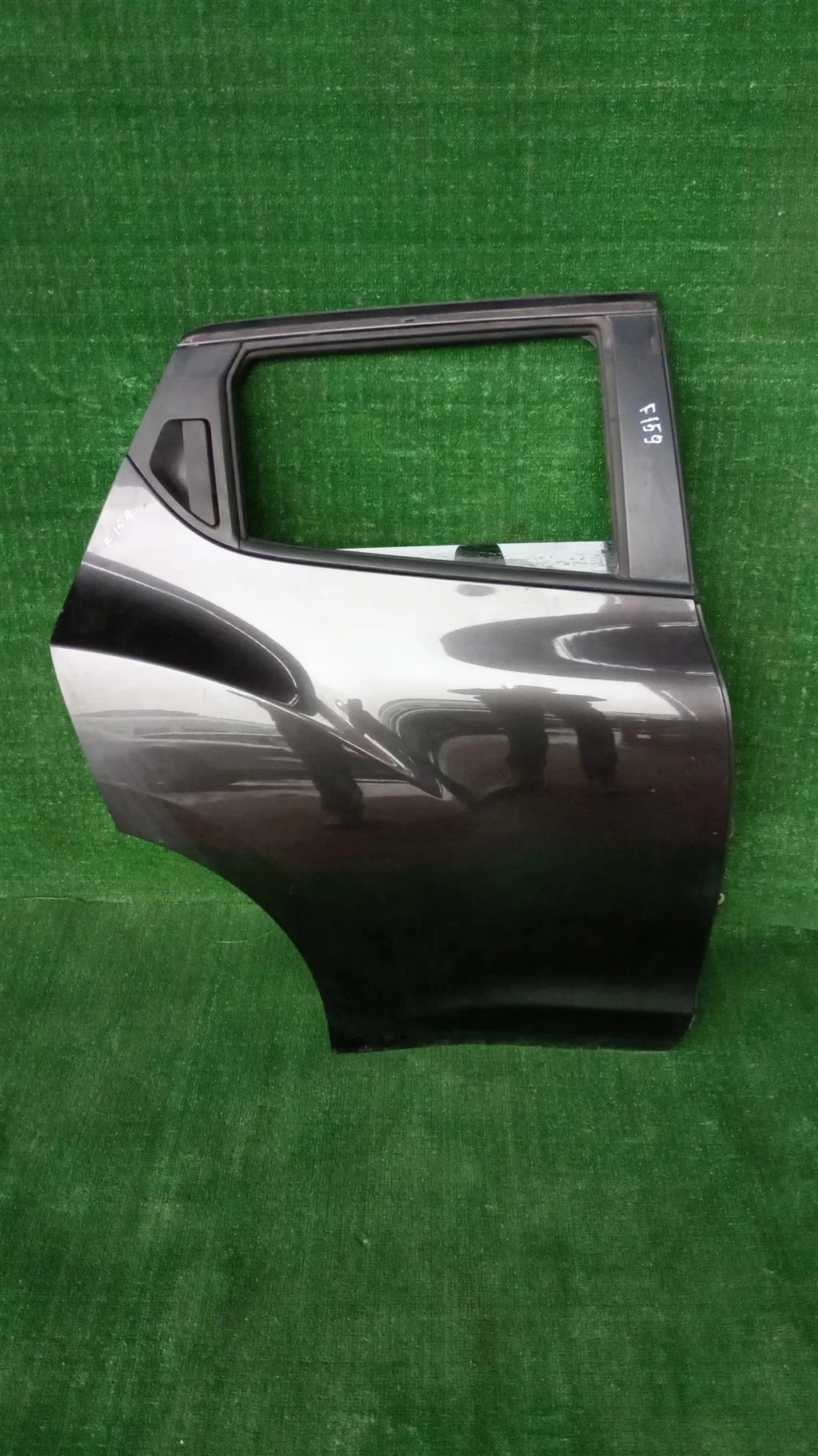 Б.у. дверь NISSAN JUKE F15E NISSAN JUKE F15E