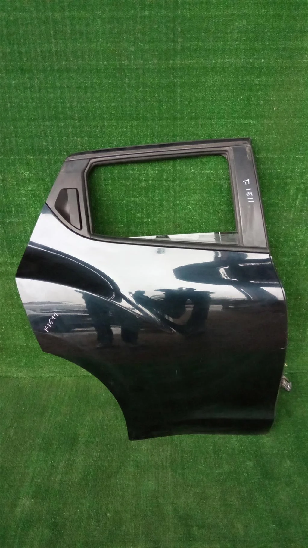 Б.у. дверь NISSAN JUKE F15E NISSAN JUKE F15E