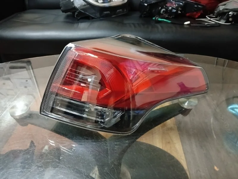 Фонарь Toyota RAV4 2015-2019 40