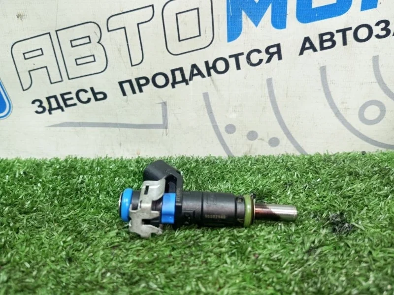 Форсунка топливная Chevrolet Cruze J300 F16D4