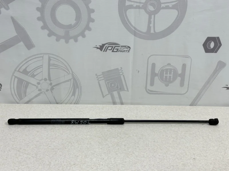 Амортизатор капота правый Mercedes-benz 2008 W204