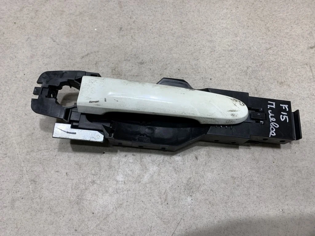 Ручка двери передняя правая Nissan Juke F15 Жук Ф15