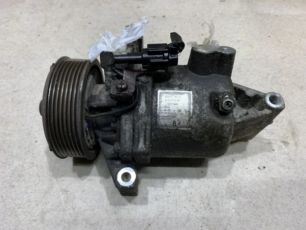 926001KA1B Компрессор кондиционера Nissan Juke F15