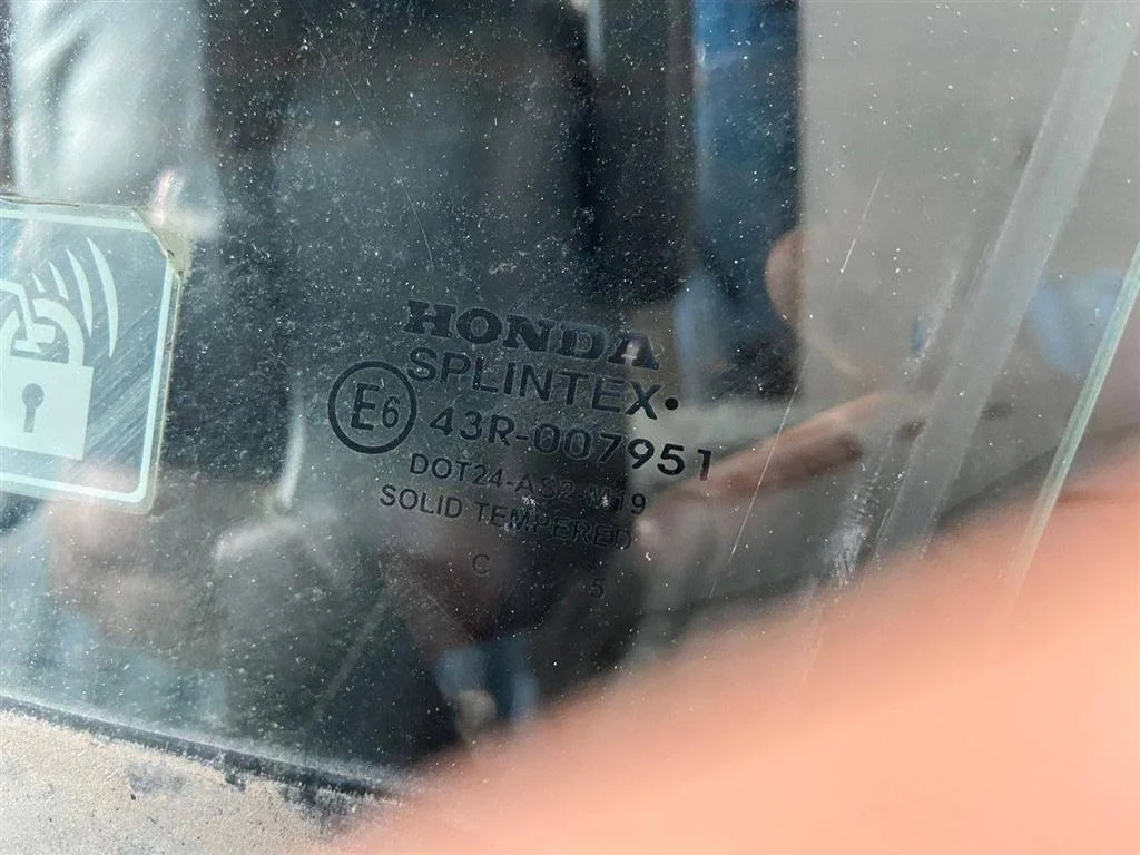 Стекло двери передней левой  HONDA CR-V 2002-2006