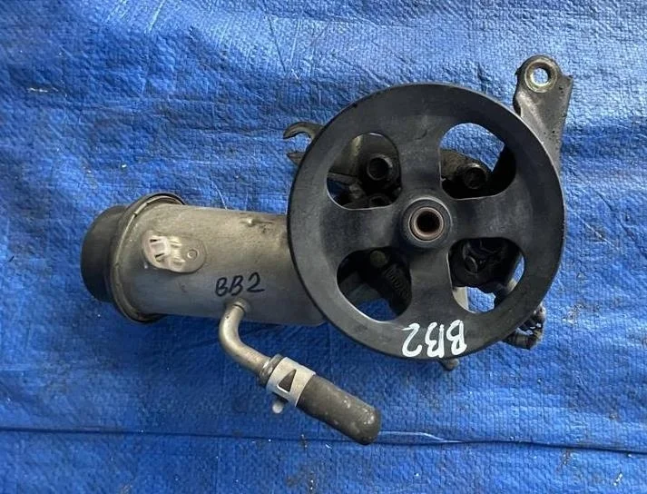 Б.у. насос гидроусилителя TOYOTA BB NCP31 TOYOTA BB NCP31