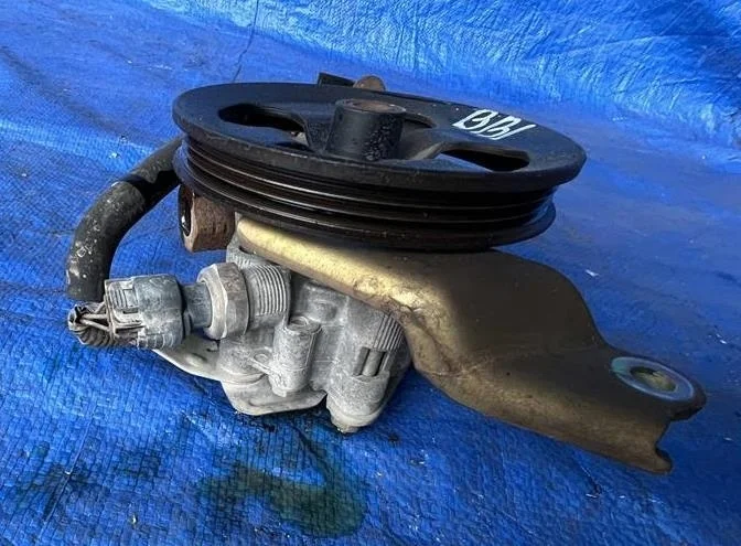 Б.у. насос гидроусилителя TOYOTA BB NCP31 TOYOTA BB NCP31