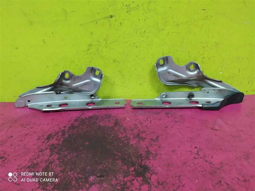 Петля капота левая правая Audi A6 C7 Allroad A7