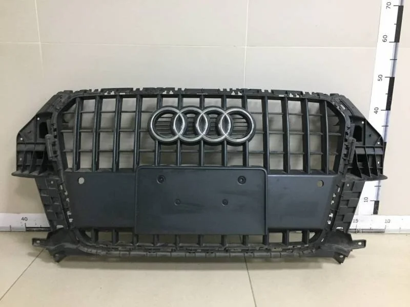 Решетка радиатора Audi Audi Q3 8U 2012>