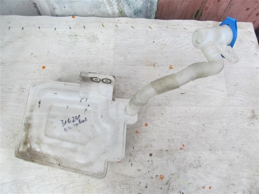 бачок омывателя лобового стекла Skoda Octavia (A5 1Z-) 2004-2013