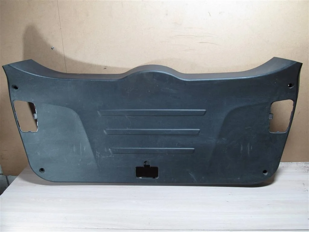 обшивка двери багажника Hyundai ix35 2010-2015