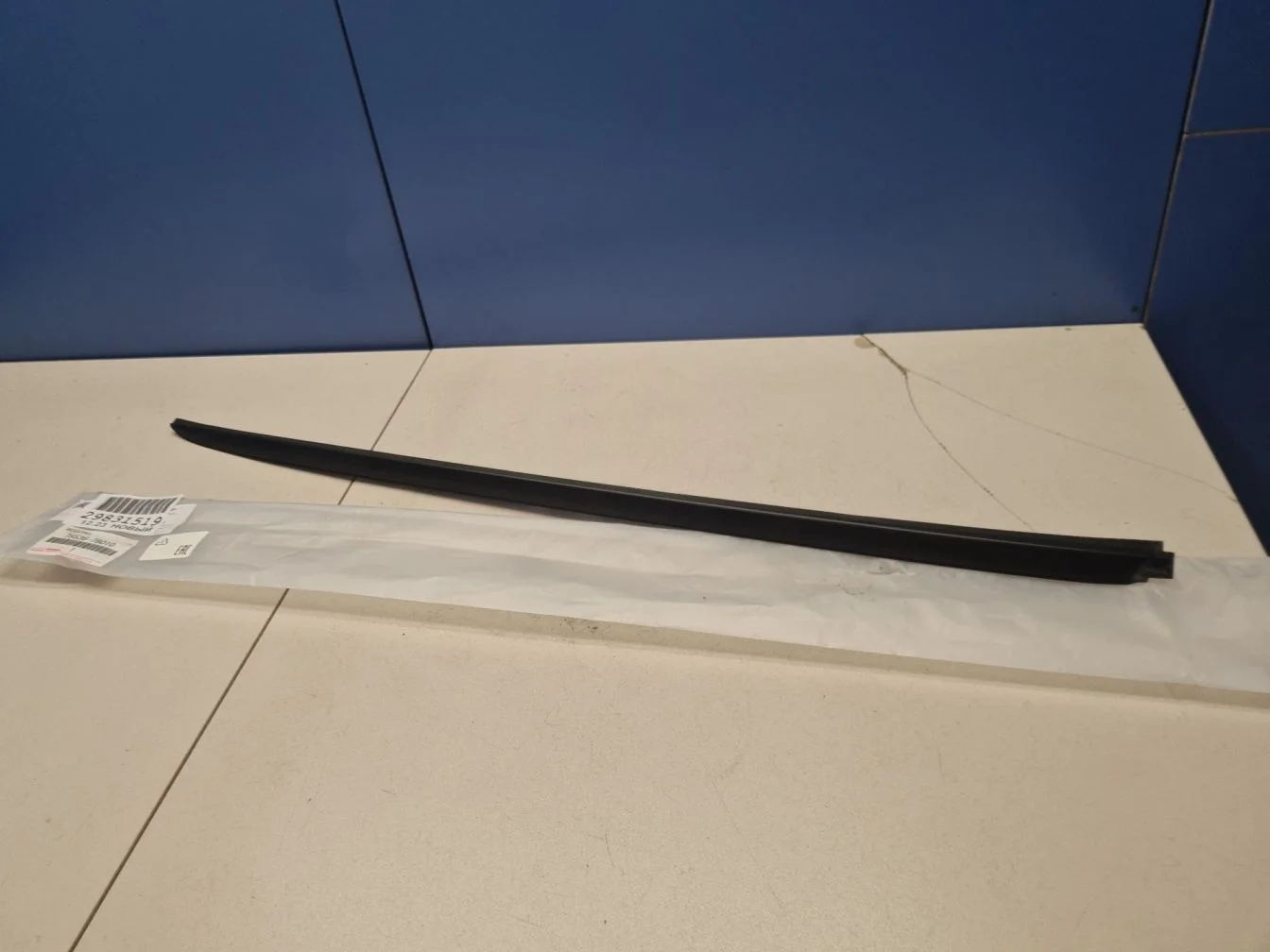 Молдинг лобового стекла для Lexus NX Z10 2014-