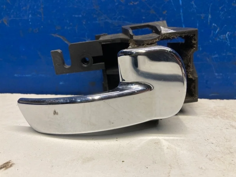 Ручка двери внутренняя Nissan Navara D40 2005-2014 80670EB32B, правая