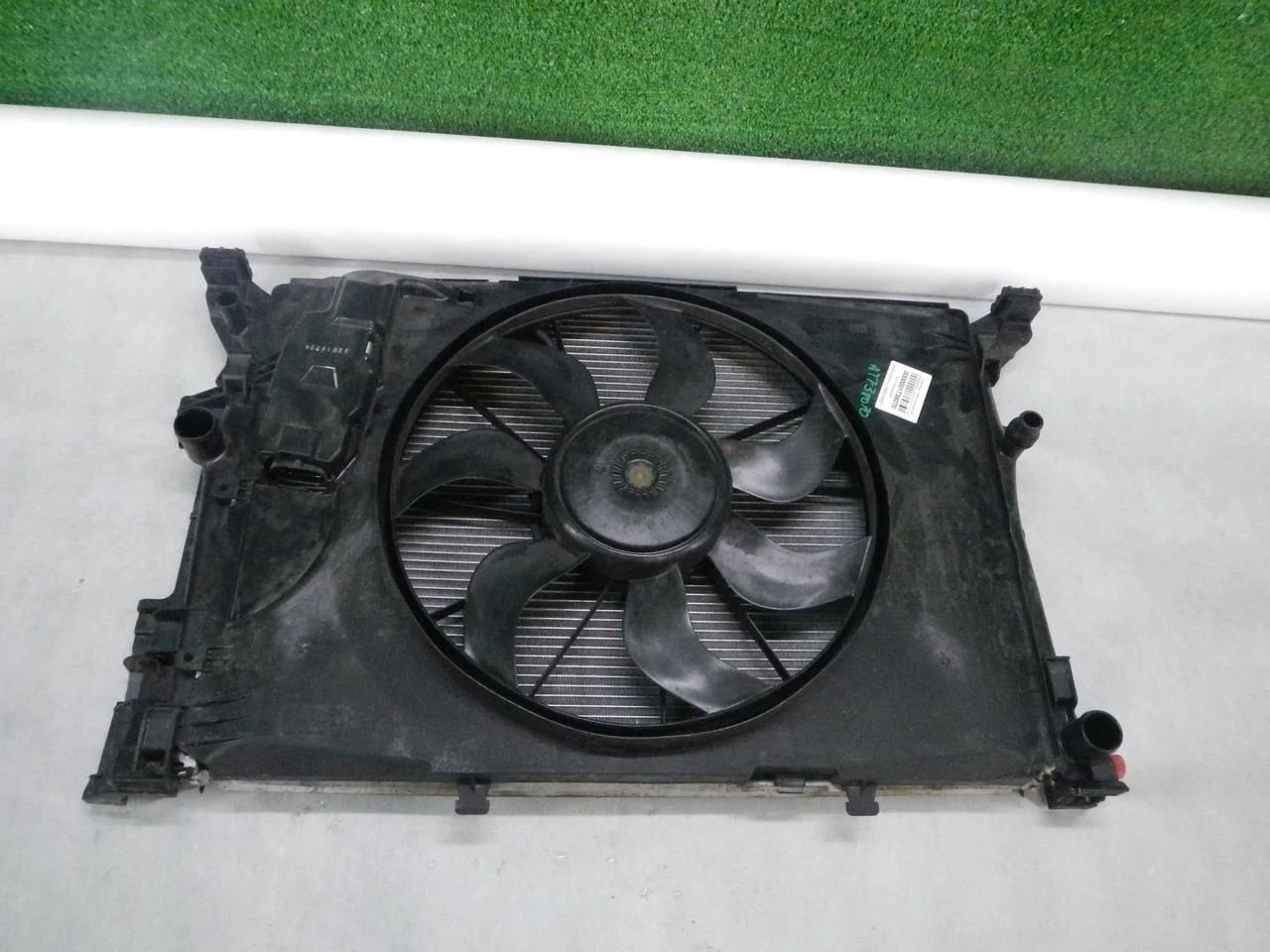 Радиатор охлаждения с диффузором Mercedes-Benz B W246 (2011-2014)