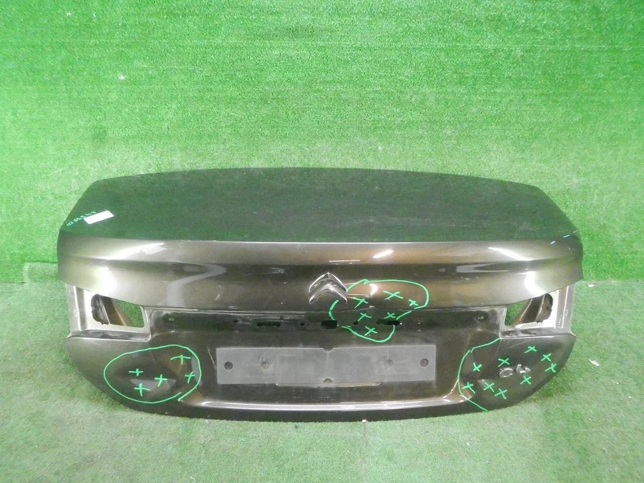 Крышка багажника    седан Citroen C4 2 (2010-2016)