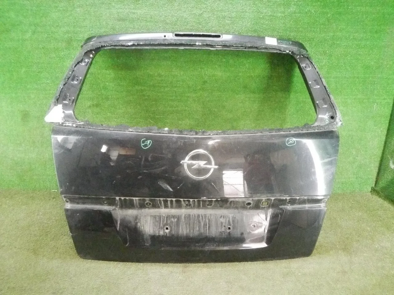 Крышка багажника   В Opel Zafira B (2005-2008)