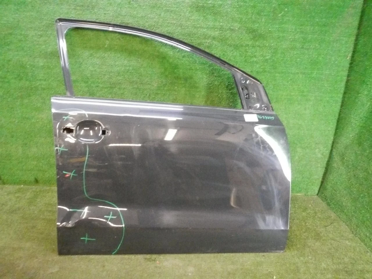 Дверь передняя правая Vw Polo Sedan (2010-2015)