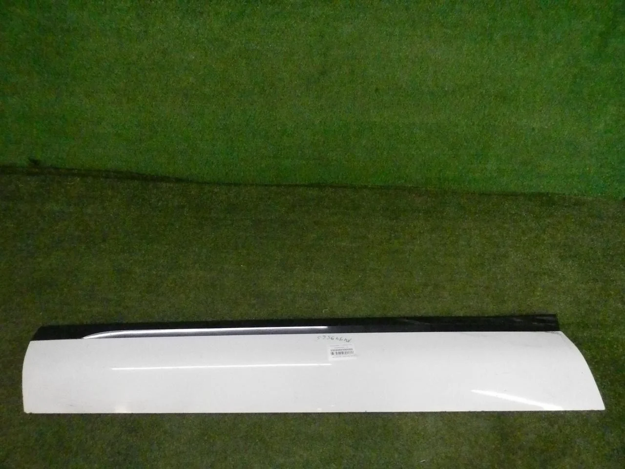 Накладка двери передняя левая Vw Touareg 2 Nf (2010-2014)