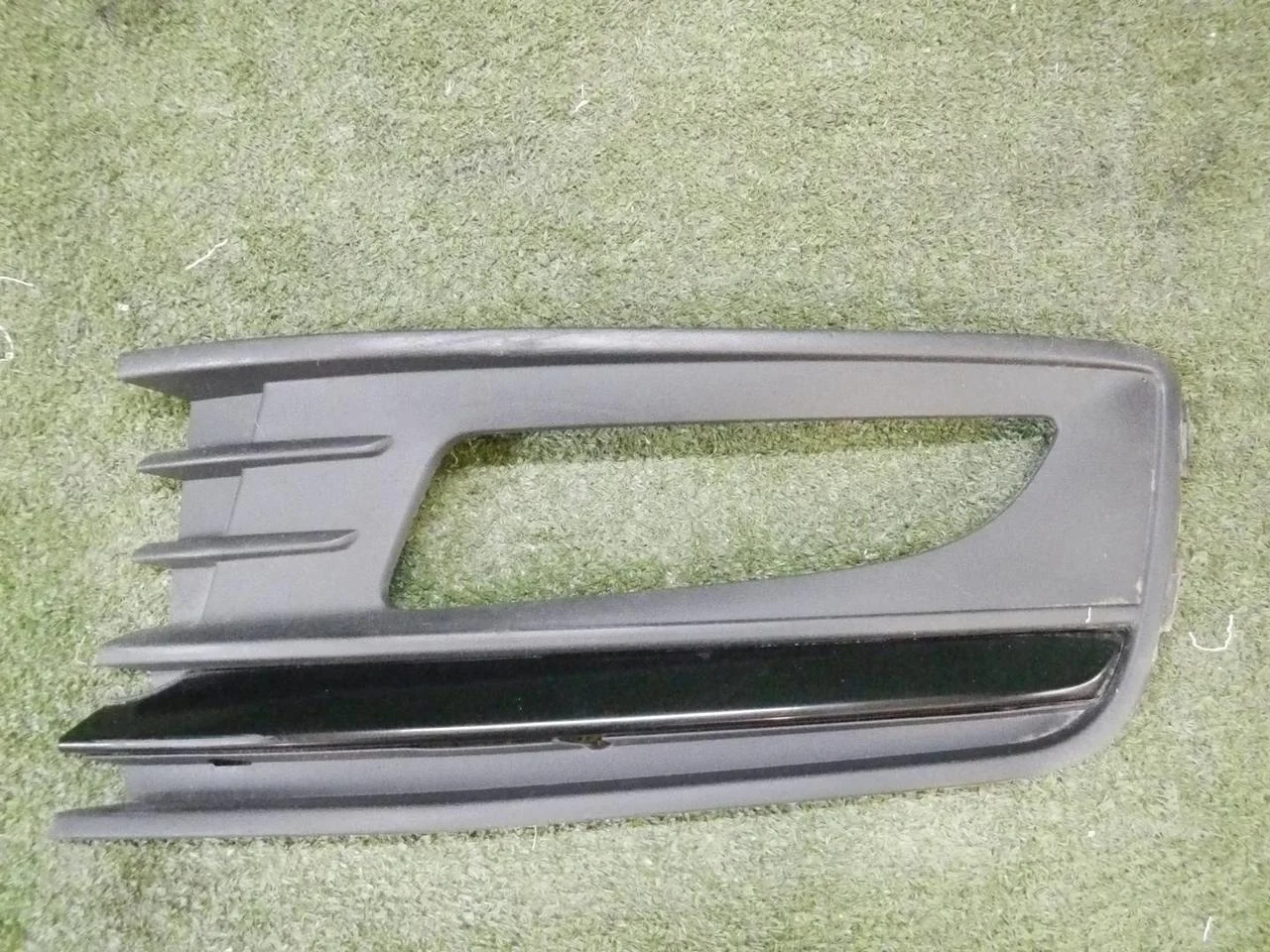 Накладка ПТФ левая Vw Polo Sedan (2015-2020)