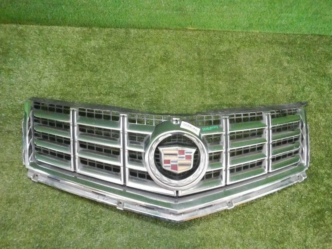 Решетка радиатора Cadillac SRX 2 (2012-2016)