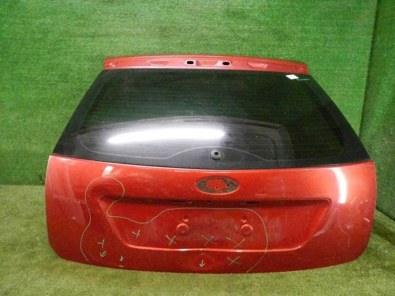 Крышка багажника    хэтчбек Ford Focus 2 (2005-2008)