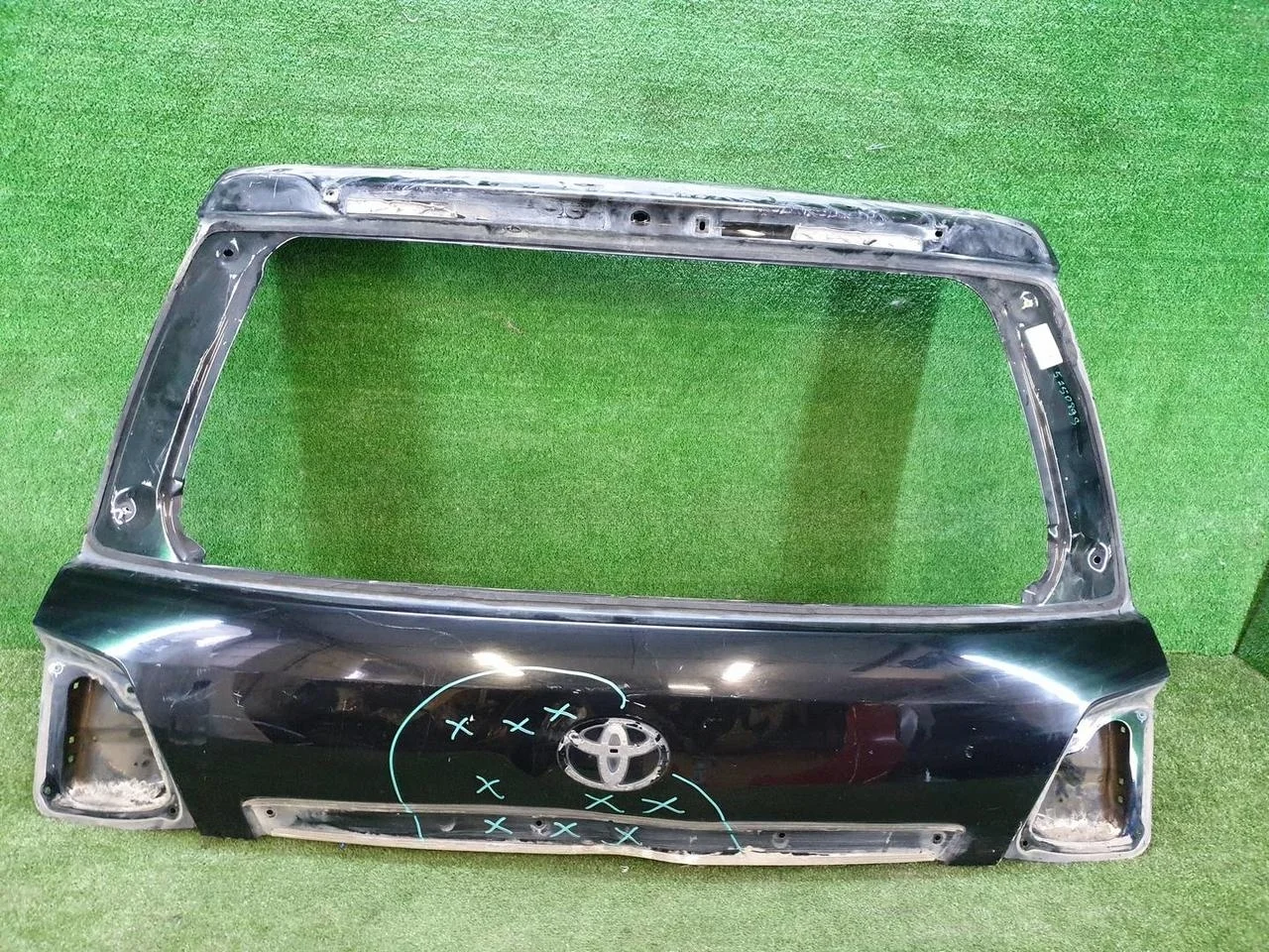Крышка багажника Toyota Land Cruiser 200 (2012-2015)