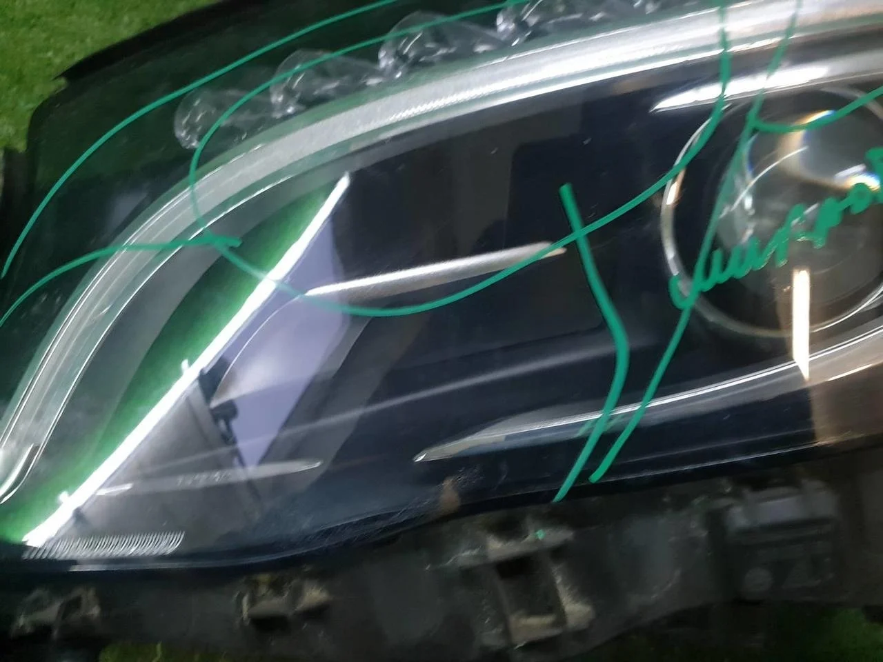 Фара левая    ксенон Mercedes-Benz Gla X156 (2013-2017)