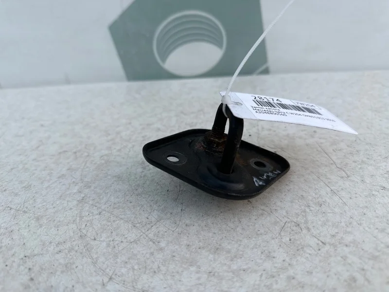 Замок капота верхняя часть Mercedes-benz 2010 W204