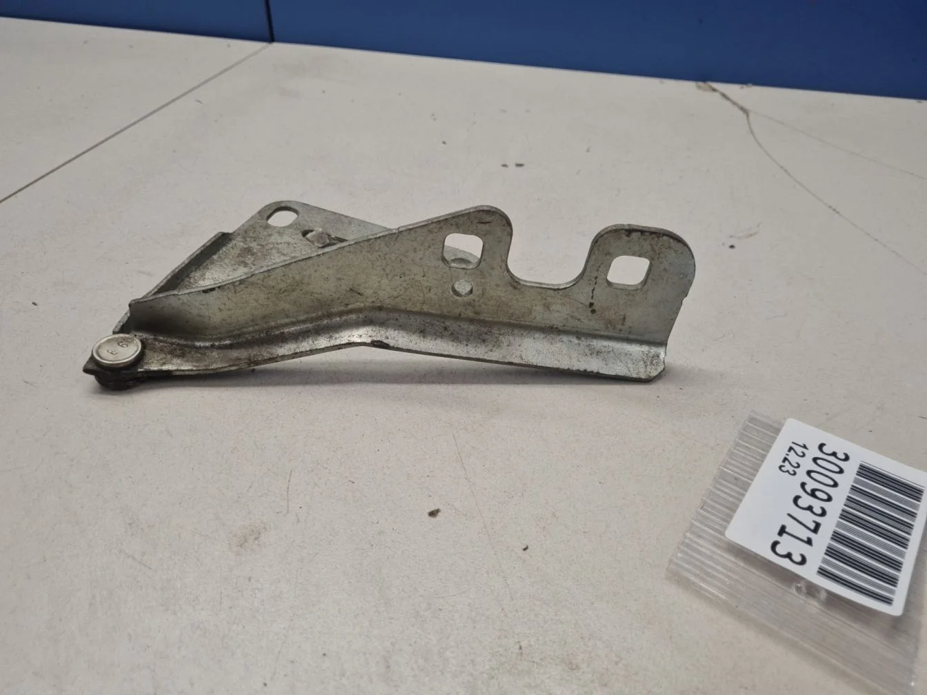 Петля капота правая для Opel Astra H 2004-2014