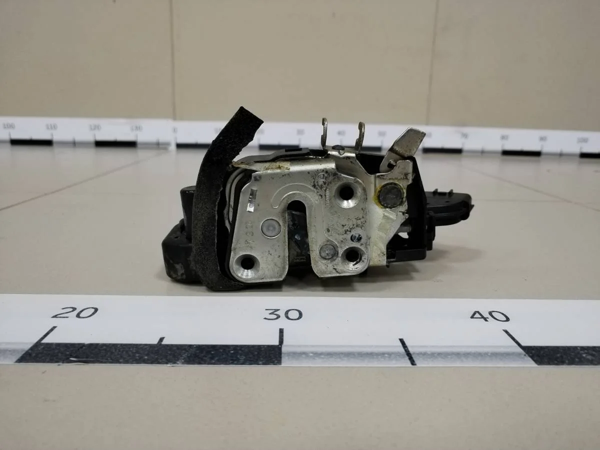 Замок двери задней правой Nissan X-Trail T31 2007-2014
