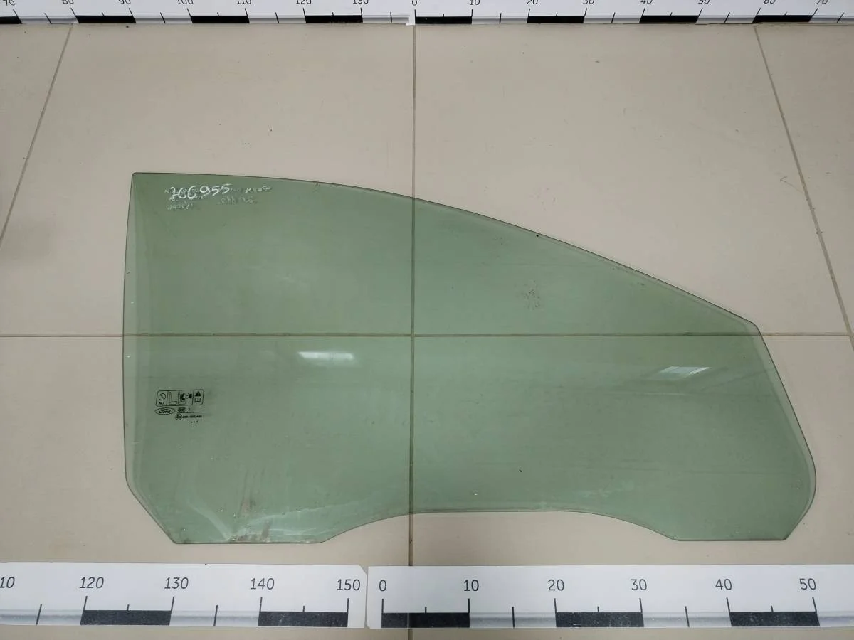 Стекло двери передней правой Ford Focus 2 DB 2008-2011