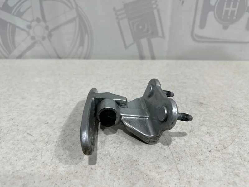 Петля задней правой двери верхняя Mercedes-benz 2008 W204