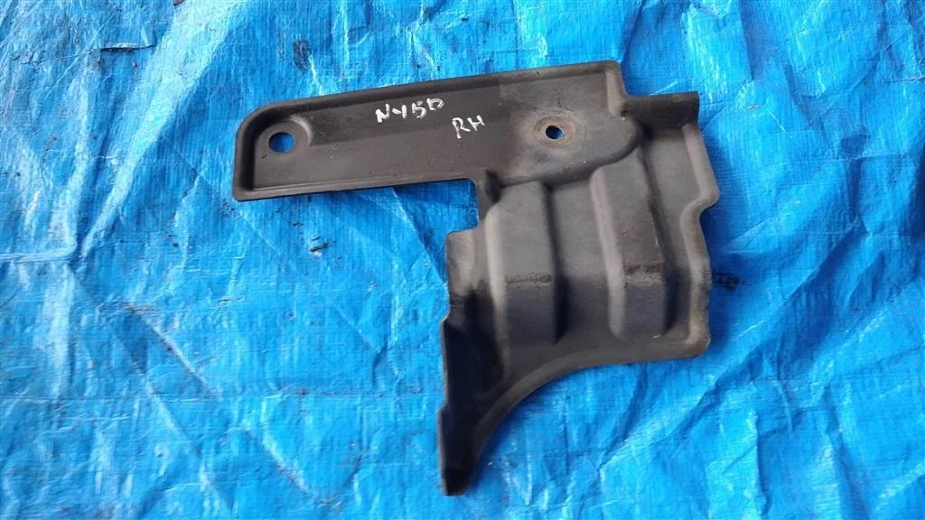 Б.у. пыльник двигателя NISSAN FUGA PY50 NISSAN FUGA PY50