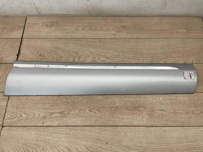 Молдинг двери VW Touareg 2 2010-2018 7P