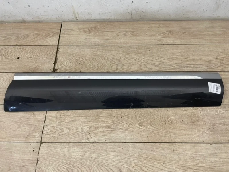 Молдинг двери VW Touareg 2 2010-2018 7P