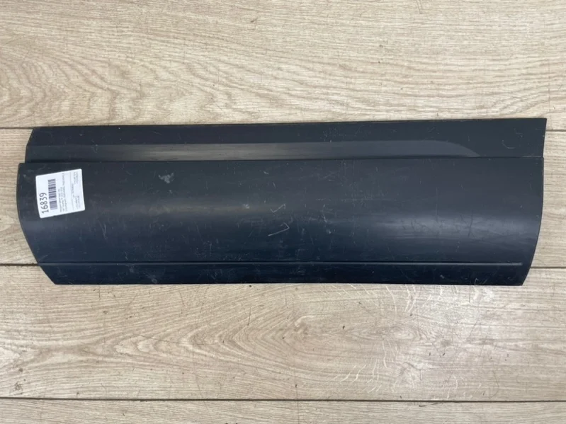 Молдинг двери VW Touareg 2 2010-2018 7P